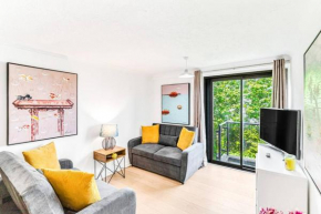 LUXaway Apartment in Earls Court - Sleeps Up To 10